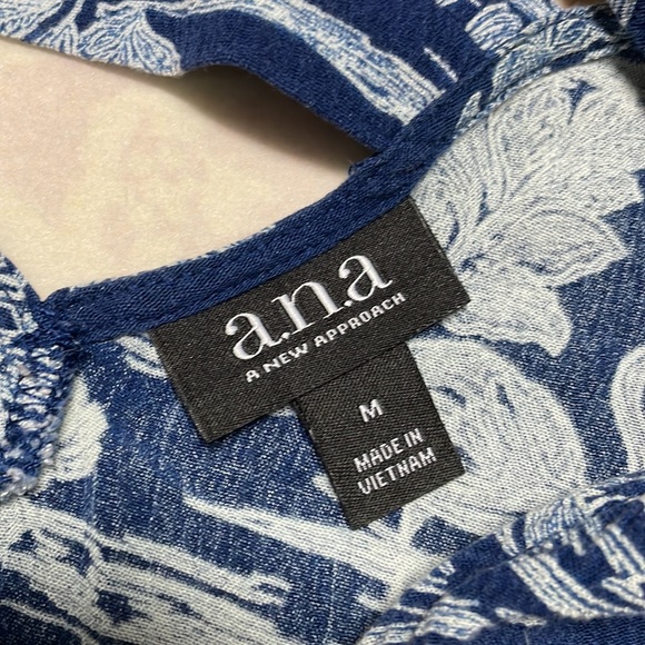 Soft Tropical Tank Blouse - Picture 3 of 5